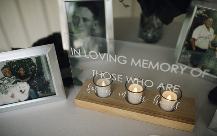 A beautiful memory table to honor deceased relatives at your wedding